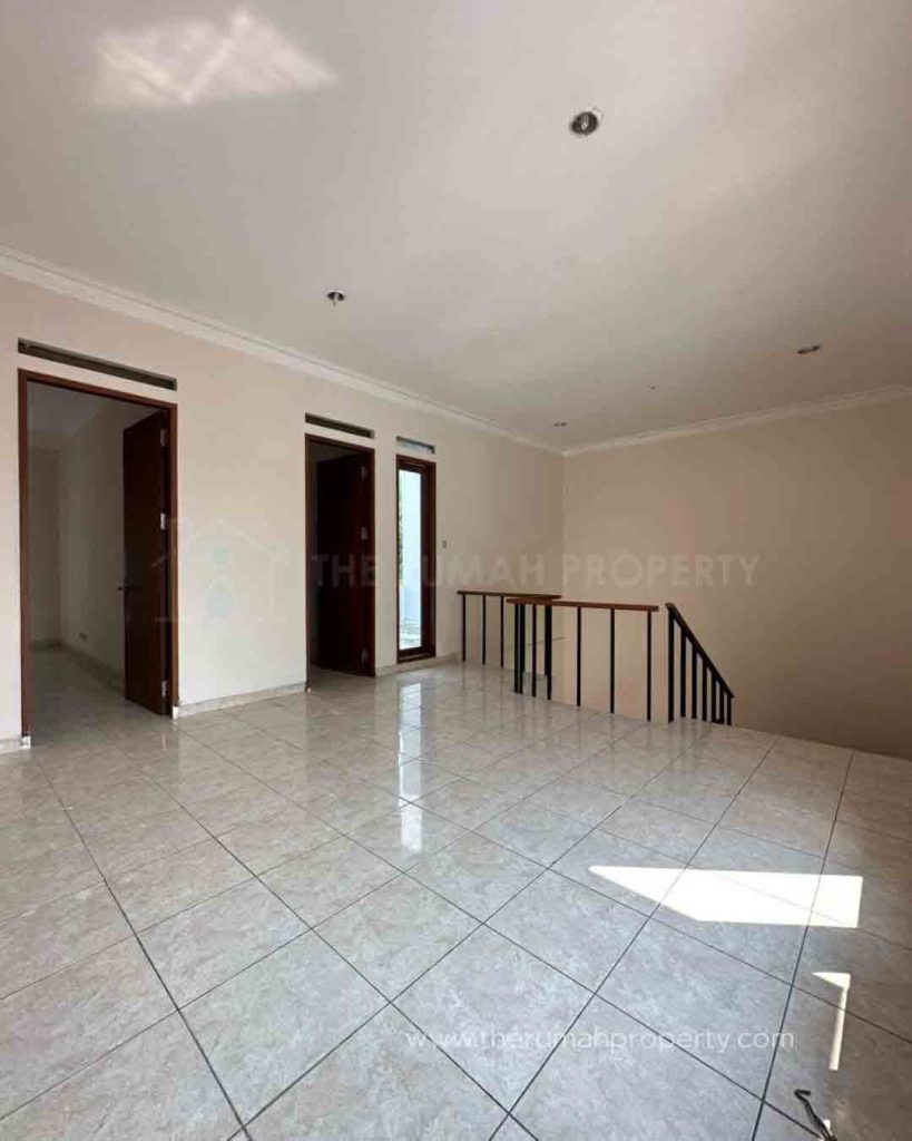 Rumah-2-Lantai-Minimalis-Dalam-Komplek-Cirendeu-Tangsel-8