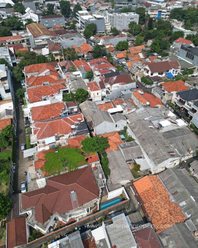 Rumah-Cluster-Kebayoran-Lama-Unit-Posisi-Pojok-Ada-Kolam-Renang-1