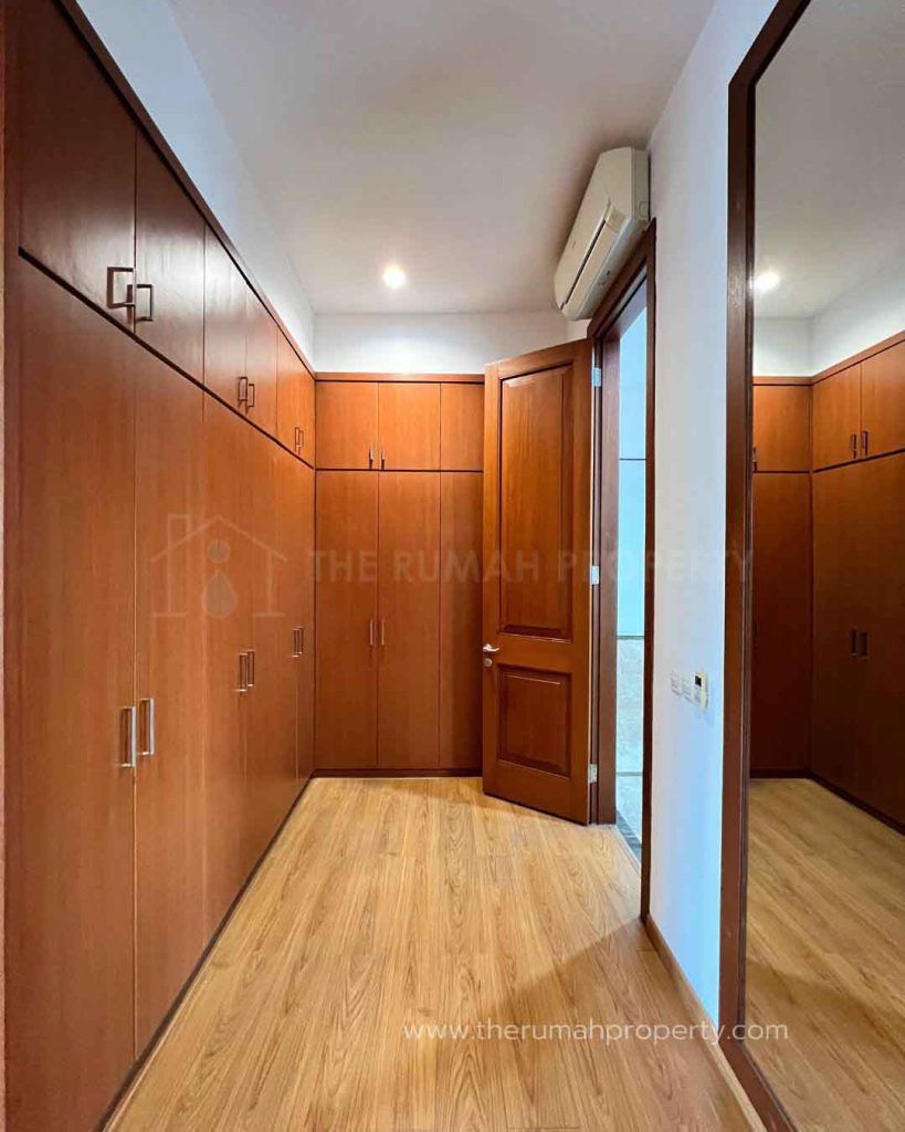 Rumah-Cluster-Kemang-Lay-Out-Lapang-Private-Pool-Halaman-Luas-Dekat-ke-Kemang-Raya-11