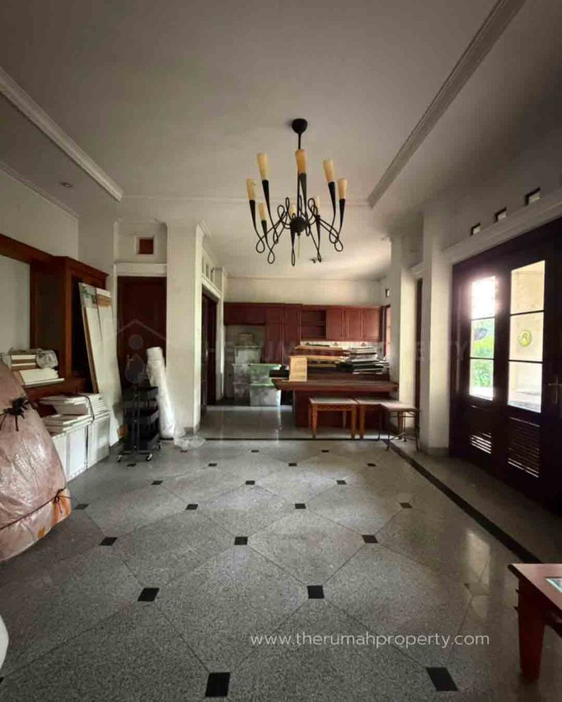 Rumah-Dalam-Komplek-Exclusive-Cilandak-One-Gate-Keamanan-24-Jam-Lingkungan-Asri-6