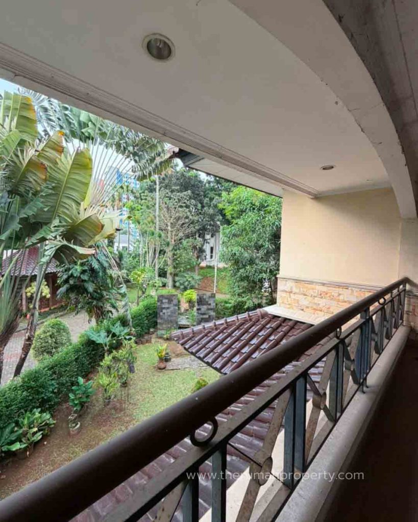 Rumah-Dalam-Komplek-Exclusive-Cilandak-One-Gate-Keamanan-24-Jam-Lingkungan-Asri-8