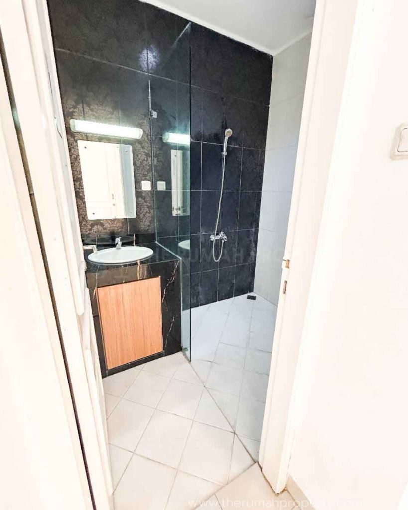 Rumah-Dalam-Townhouse-Kahfi-Cipedak-Jagakarsa-Jaksel-10