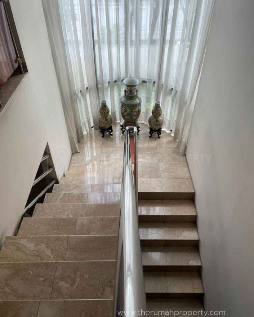 Rumah-Denpasar-Raya-Mega-Kuningan-Jaksel-Lokasi-Premium-Harga-Murah-3