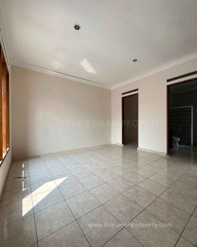 Rumah-Dijual-Cirendeu-Tangerang-Selatan-Akses-Mudah-ke-MRT-11