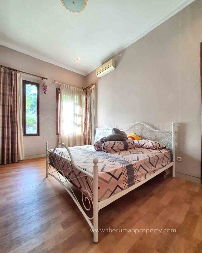 Rumah-Dijual-Dalam-Cluster-Duren-Tiga-Jaksel-Unit-Semi-Furnished-8