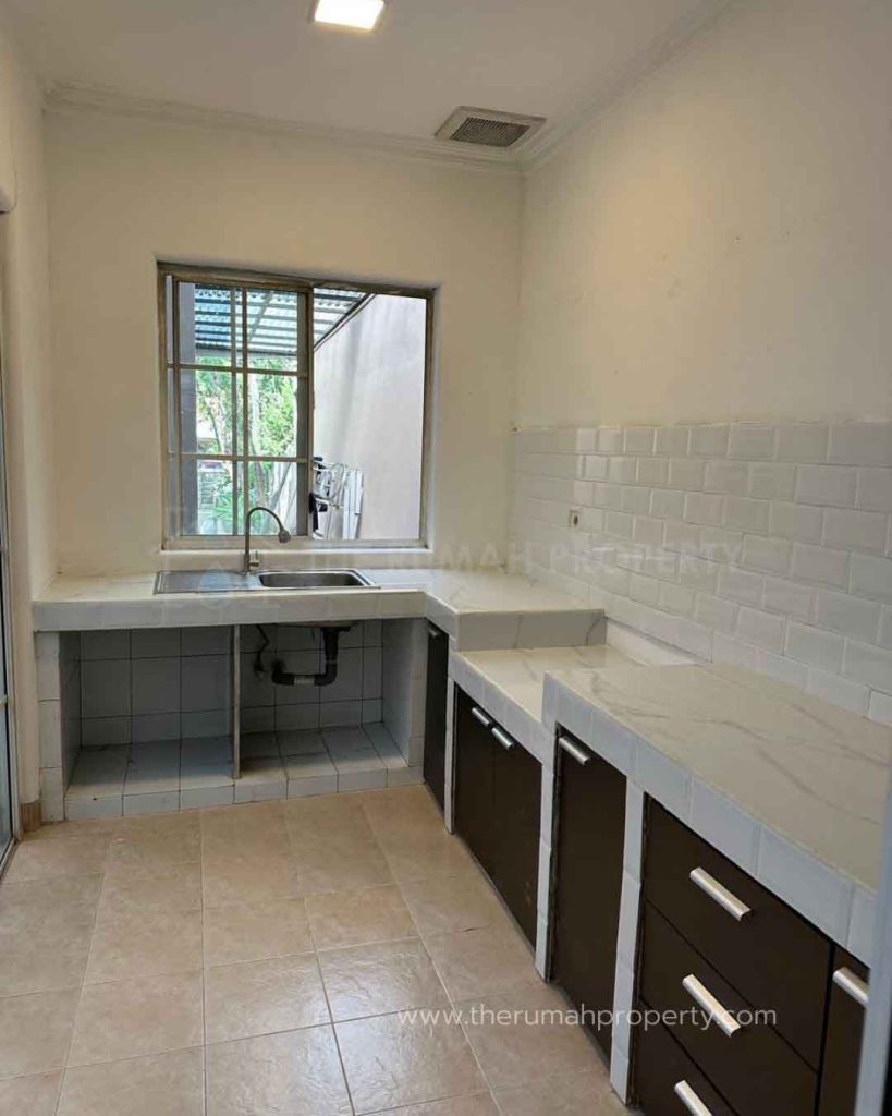 Rumah-Dijual-Dalam-Perumahan-di-Lebak-Bulus-Jaksel-Jalan-Lebar-Posisi-Hook-10