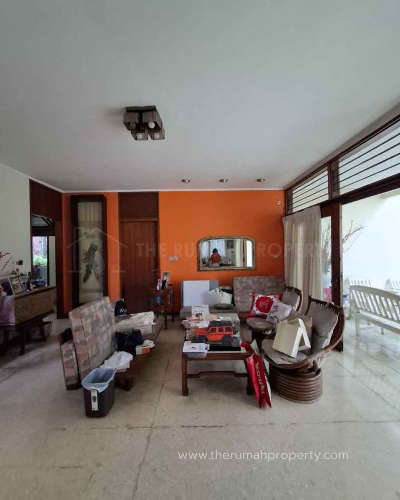 Rumah-Dijual-Exclusive-Area-Pondok-Indah-ROW-Jalan-Lebar-Harga-Mendekati-NJOP-6