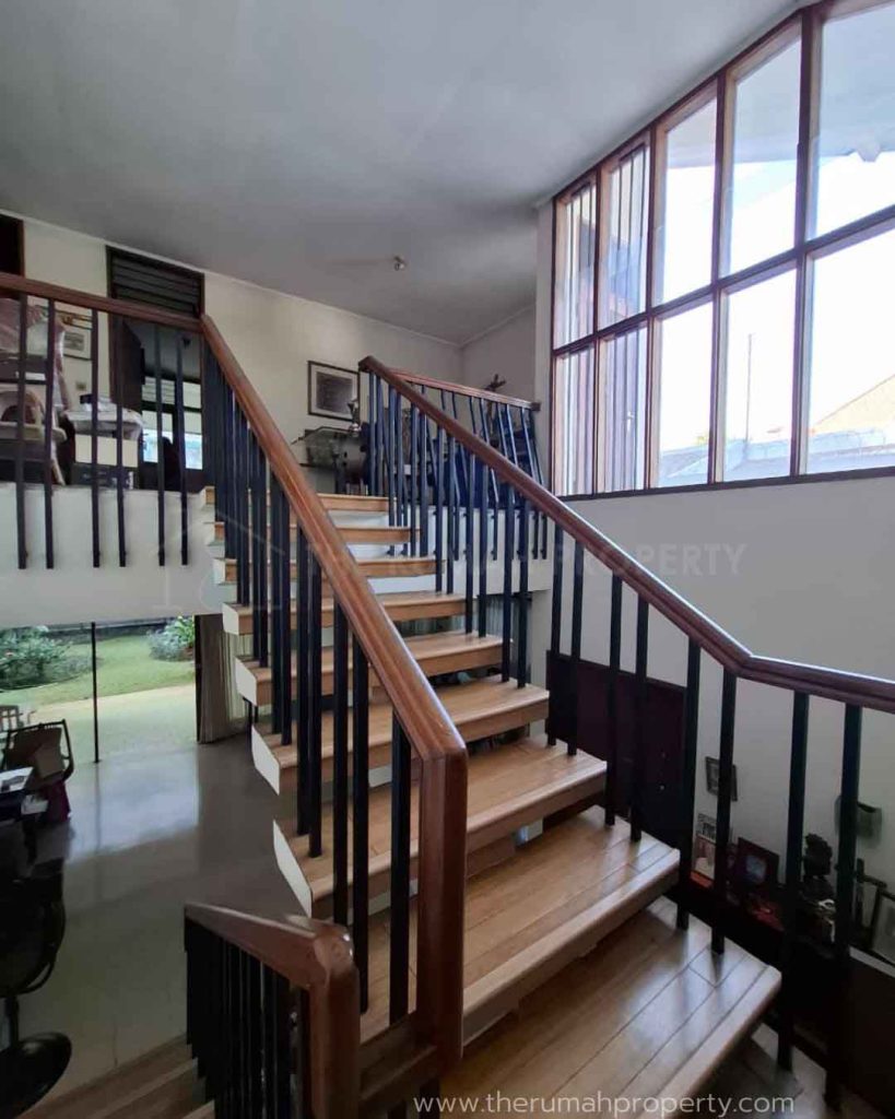 Rumah-Dijual-Exclusive-Area-Pondok-Indah-ROW-Jalan-Lebar-Harga-Mendekati-NJOP-7
