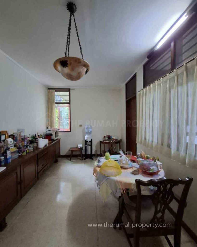 Rumah-Dijual-Exclusive-Area-Pondok-Indah-ROW-Jalan-Lebar-Harga-Mendekati-NJOP-9