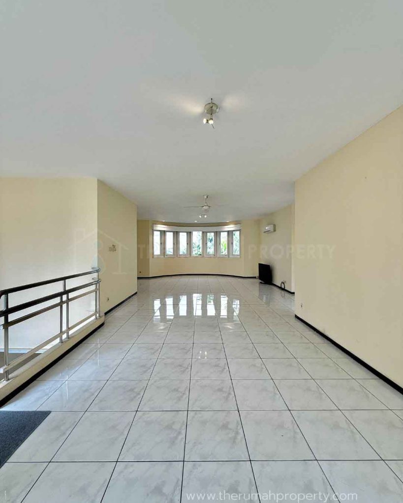 Rumah-Dijual-Lokasi-Favorit-di-Pondok-Indah-Jaksel-Ada-Kolam-Renangnya-8