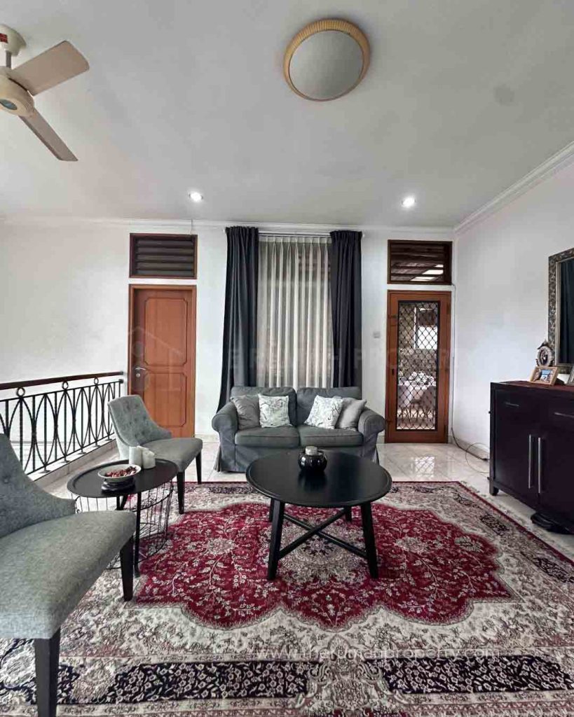 Rumah-Dijual-di-Bukit-Mas-Rempoa-Nuansa-Homey-dan-Asri-8