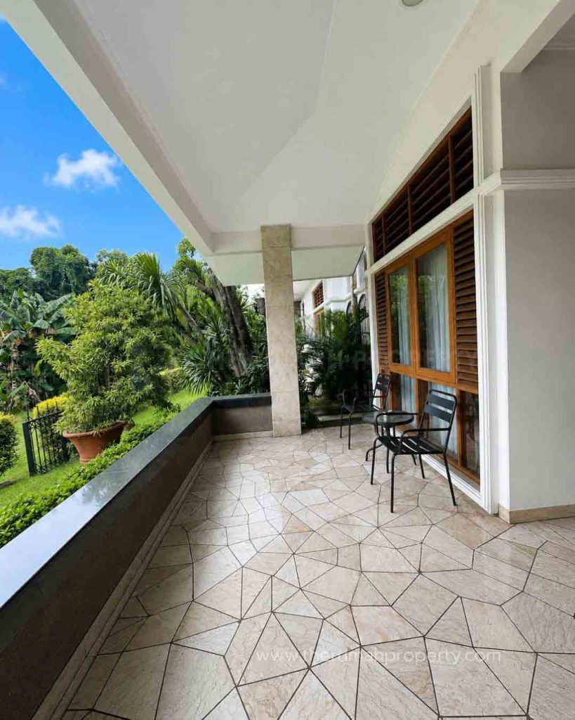 Rumah-Dijual-di-Bukit-Mas-Rempoa-Nuansa-Homey-dan-Asri-9