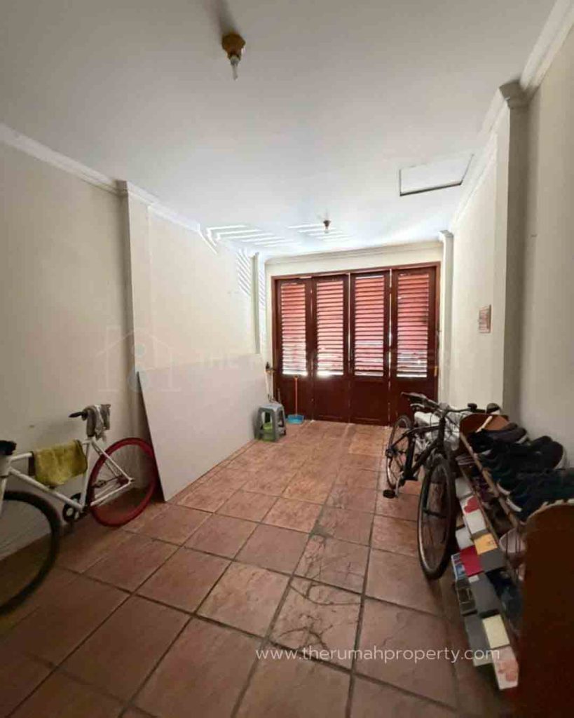Rumah-Dijual-di-Ciniru-Kebayoran-Baru-Jakarta-Selatan-Dekat-ke-Senopati-3