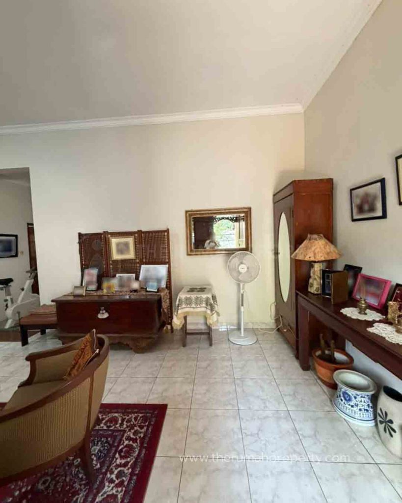 Rumah-Dijual-di-Ciniru-Kebayoran-Baru-Jakarta-Selatan-Dekat-ke-Senopati-4
