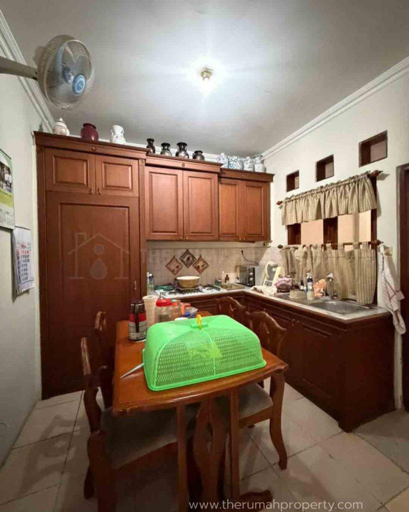 Rumah-Dijual-di-Ciniru-Kebayoran-Baru-Jakarta-Selatan-Dekat-ke-Senopati-7