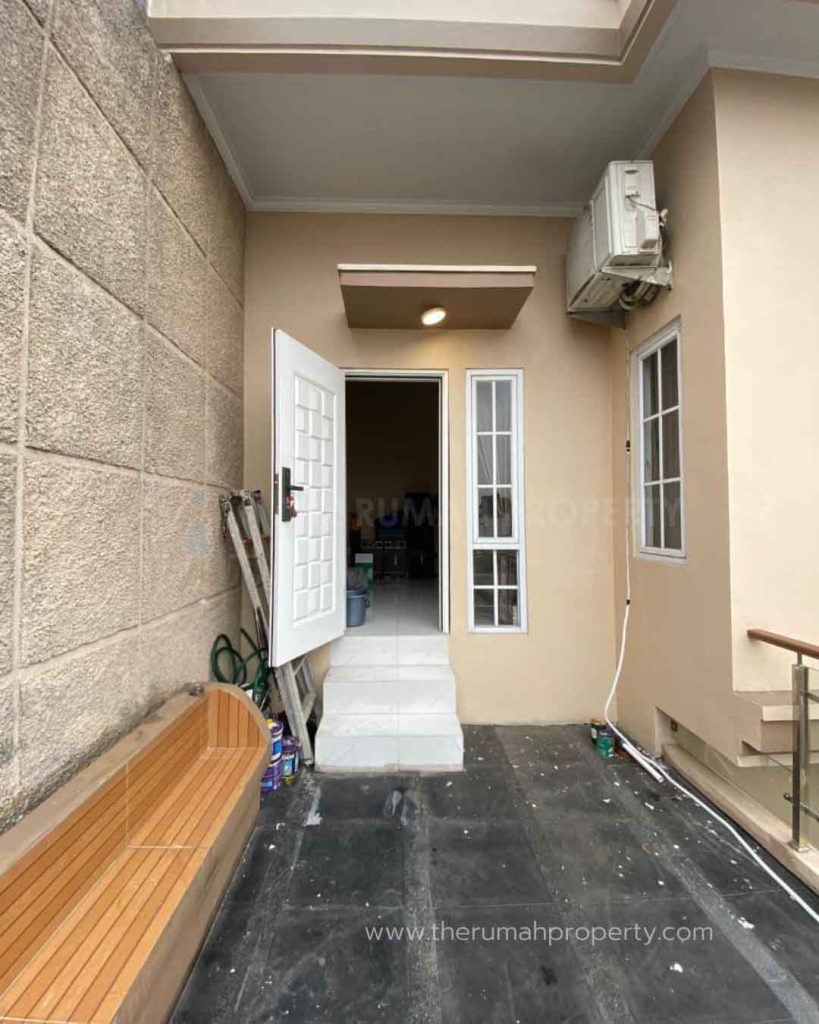 Rumah-Dijual-di-Halim-Kampung-Makasar-Jaktim-2-Lantai-3-Kamar-9