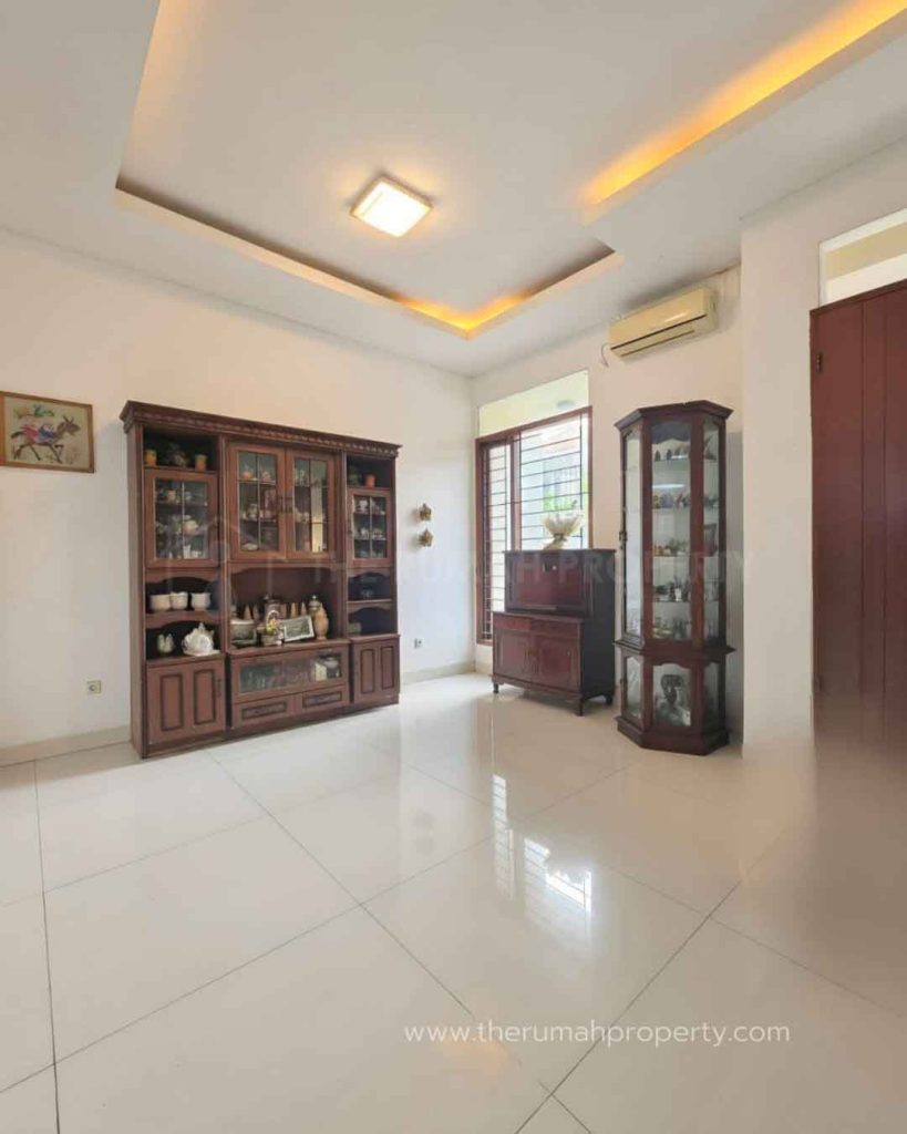 Rumah-Dijual-di-Kalibata-Pancoran-Jakarta-Selatan-2-Lantai-4-kamar-9