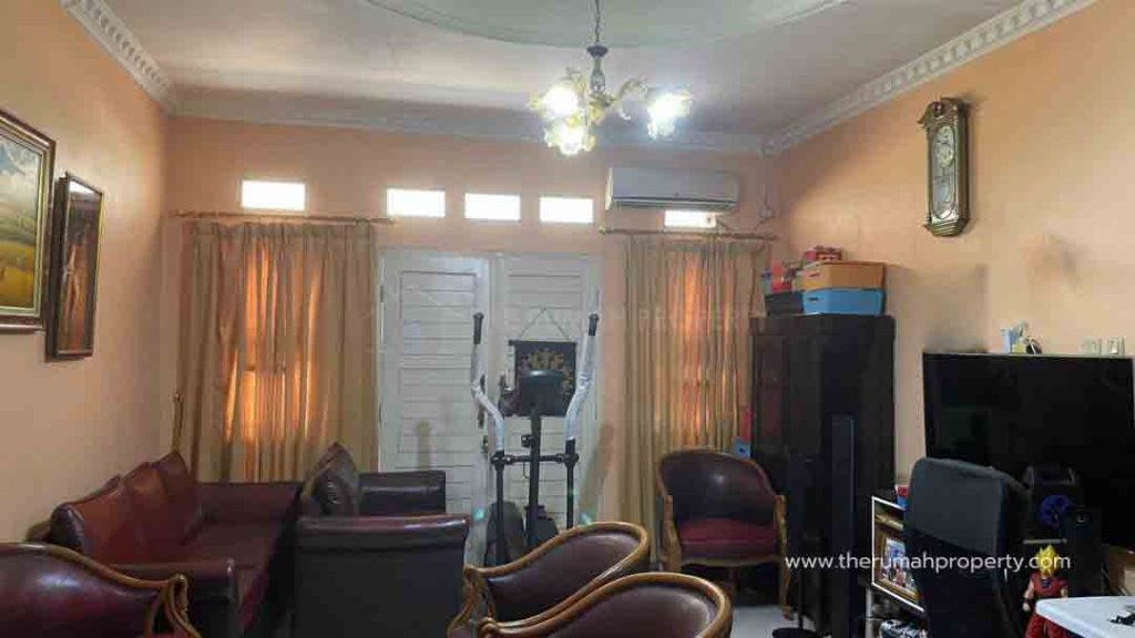 Rumah-Hook-Dijual-di-Petukangan-Jakarta-Selatan-Unit-Siap-Huni-8