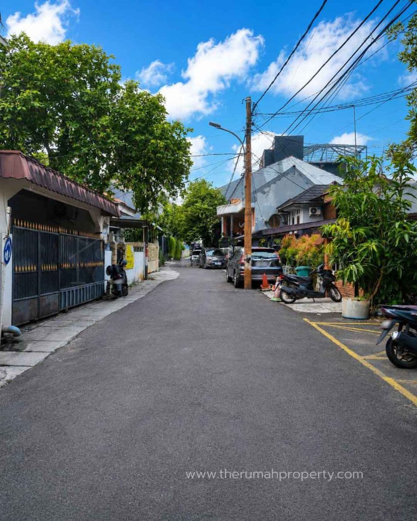 Rumah-Lama-1-Lantai-Kebayoran-Baru-Jakarta-Selatan-Harga-Murah-1