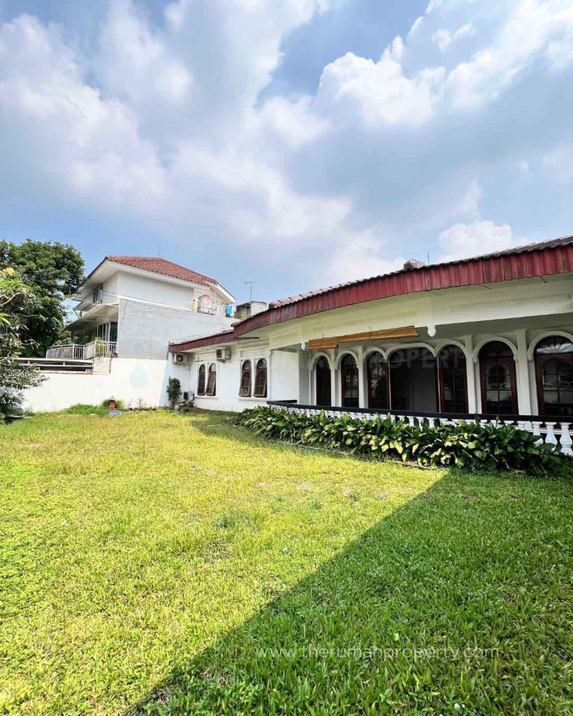 Rumah-Lama-Jalan-Haji-Saidi-Cipete-Jakarta-Selatan-Hanya-Hitung-Tanah-2