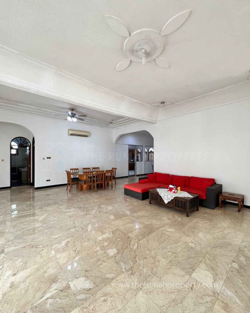 Rumah-Lama-Jalan-Haji-Saidi-Cipete-Jakarta-Selatan-Hanya-Hitung-Tanah-3