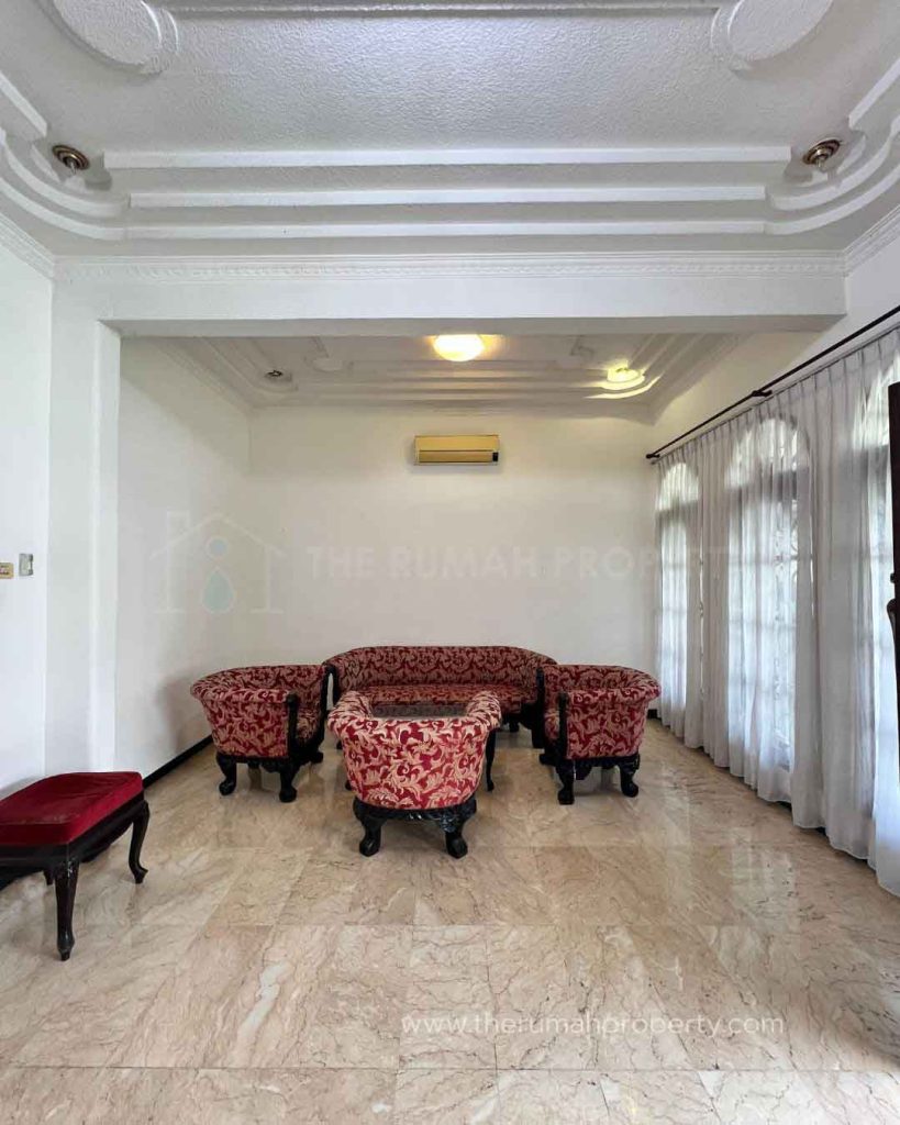 Rumah-Lama-Jalan-Haji-Saidi-Cipete-Jakarta-Selatan-Hanya-Hitung-Tanah-6