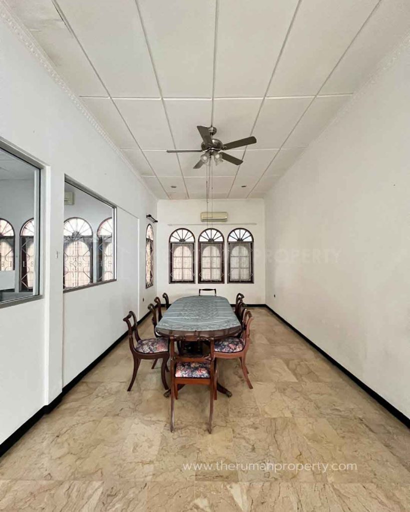 Rumah-Lama-Jalan-Haji-Saidi-Cipete-Jakarta-Selatan-Hanya-Hitung-Tanah-7