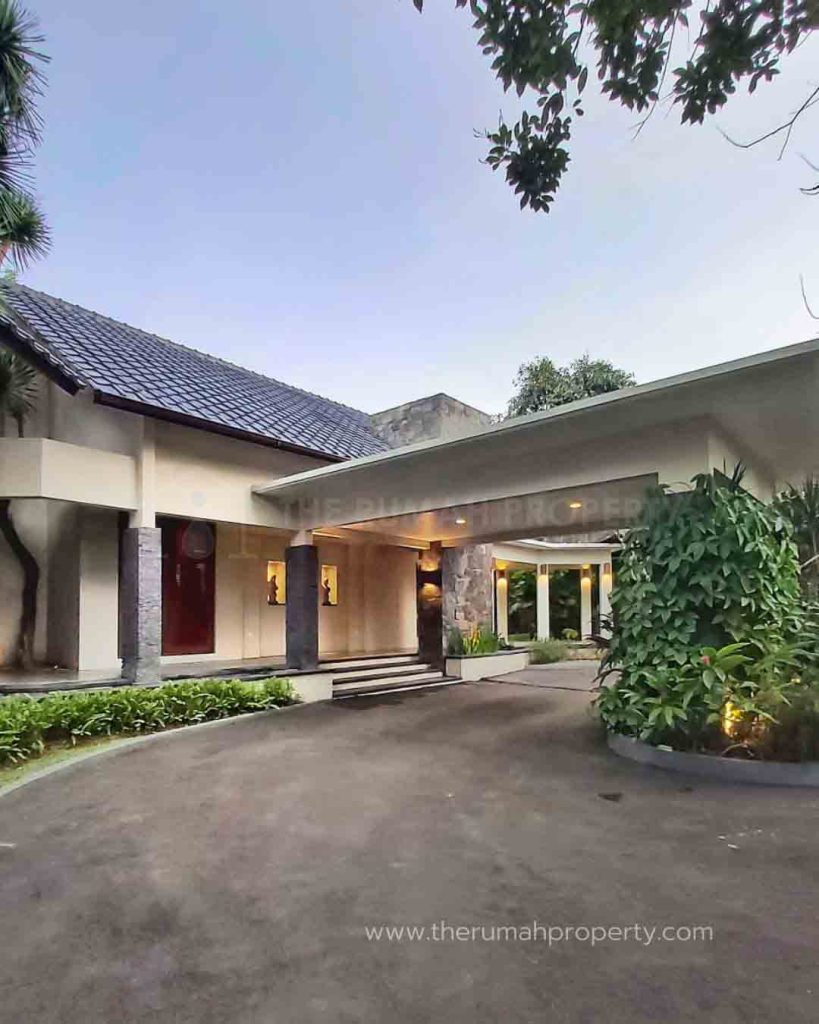 Rumah-Mewah-Cilandak-Jakarta-Selatan-Dijual-Akses-Mudah-MRT-Jakarta-1