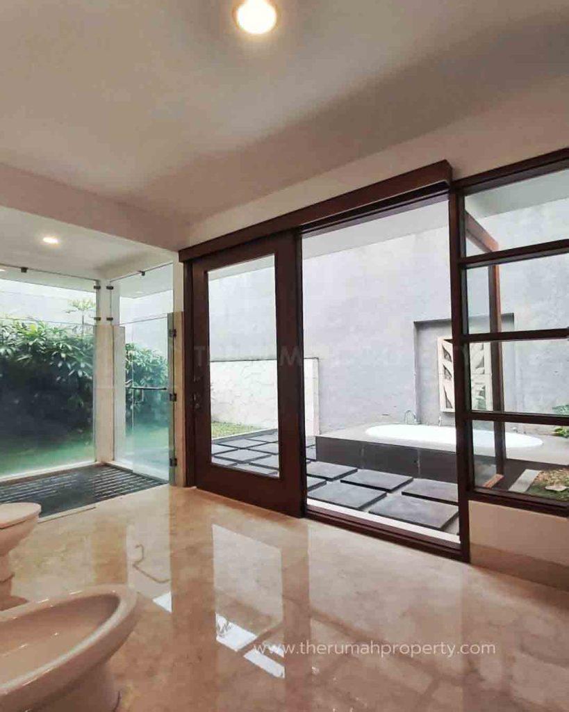 Rumah-Mewah-Cilandak-Jakarta-Selatan-Dijual-Akses-Mudah-MRT-Jakarta-10