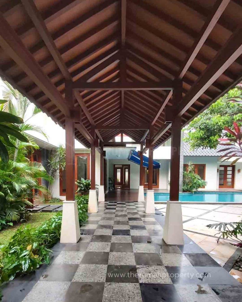 Rumah-Mewah-Cilandak-Jakarta-Selatan-Dijual-Akses-Mudah-MRT-Jakarta-4