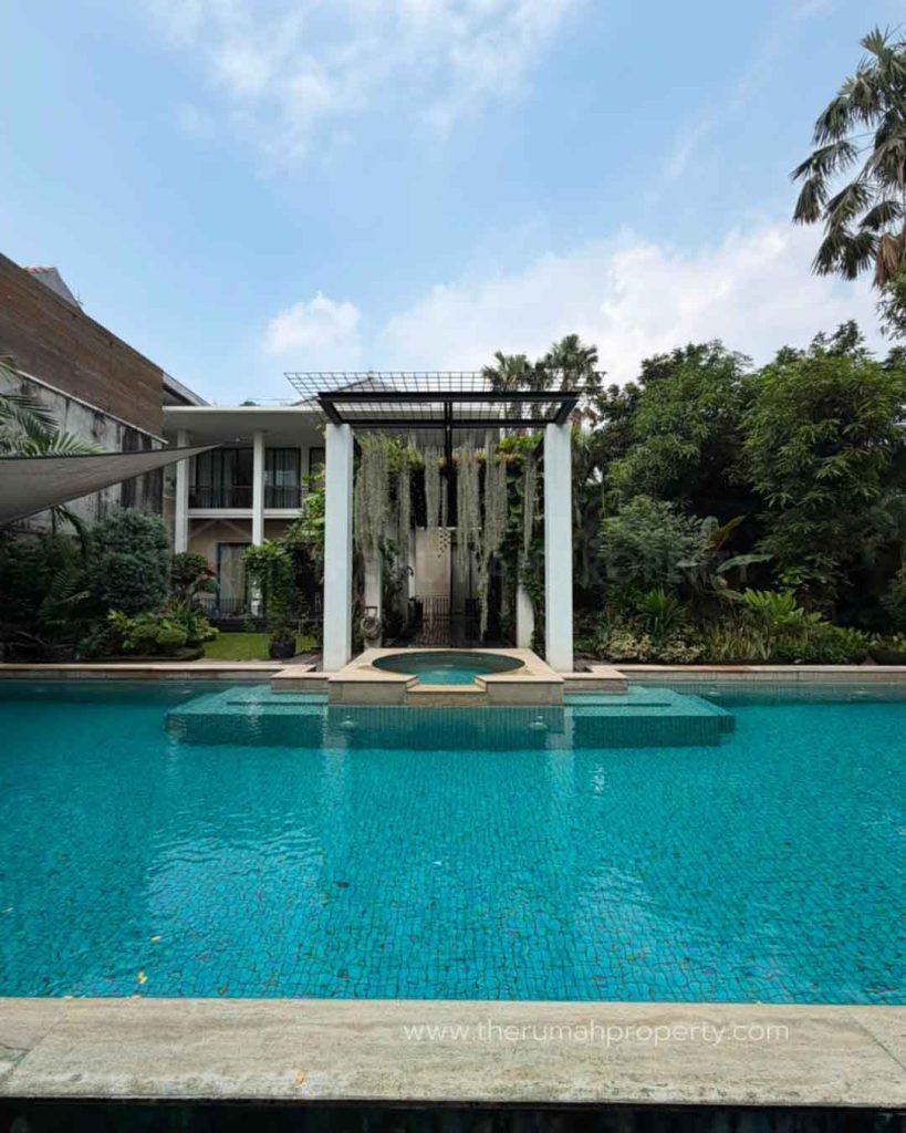 Rumah-Mewah-Dijual-di-Kebayoran-Baru-Jaksel-Spec-Premium-Ada-Pool-3