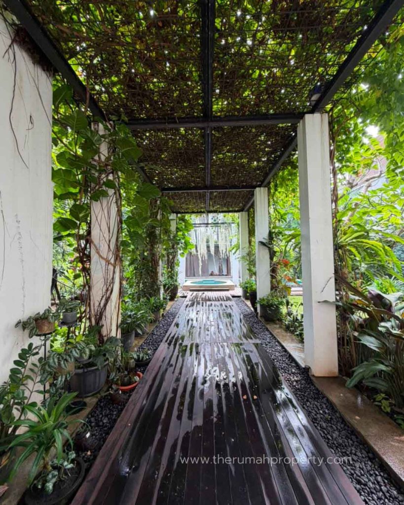 Rumah-Mewah-Dijual-di-Kebayoran-Baru-Jaksel-Spec-Premium-Ada-Pool-5