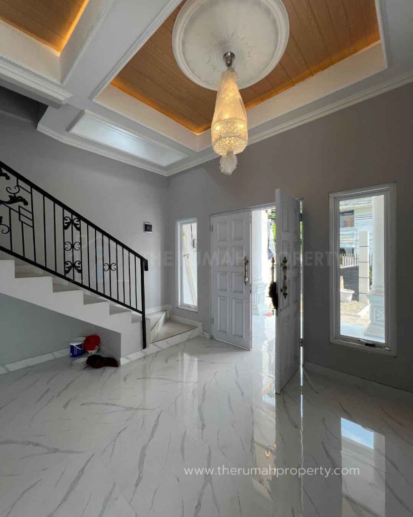 Rumah-Modern-Klasik-Pinggir-Jalan-Utama-Cinere-Depok-Ada-Kolam-Renang-Pribadi-3