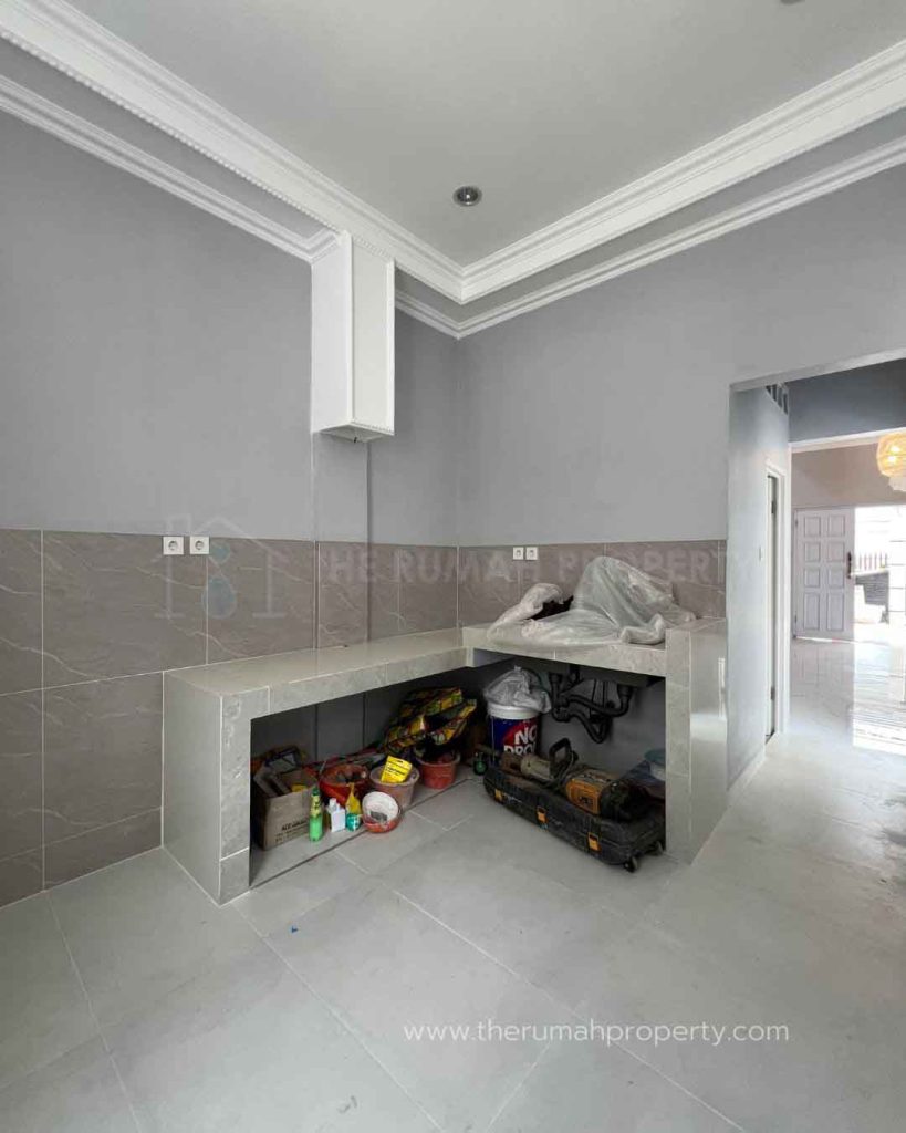 Rumah-Modern-Klasik-Pinggir-Jalan-Utama-Cinere-Depok-Ada-Kolam-Renang-Pribadi-4
