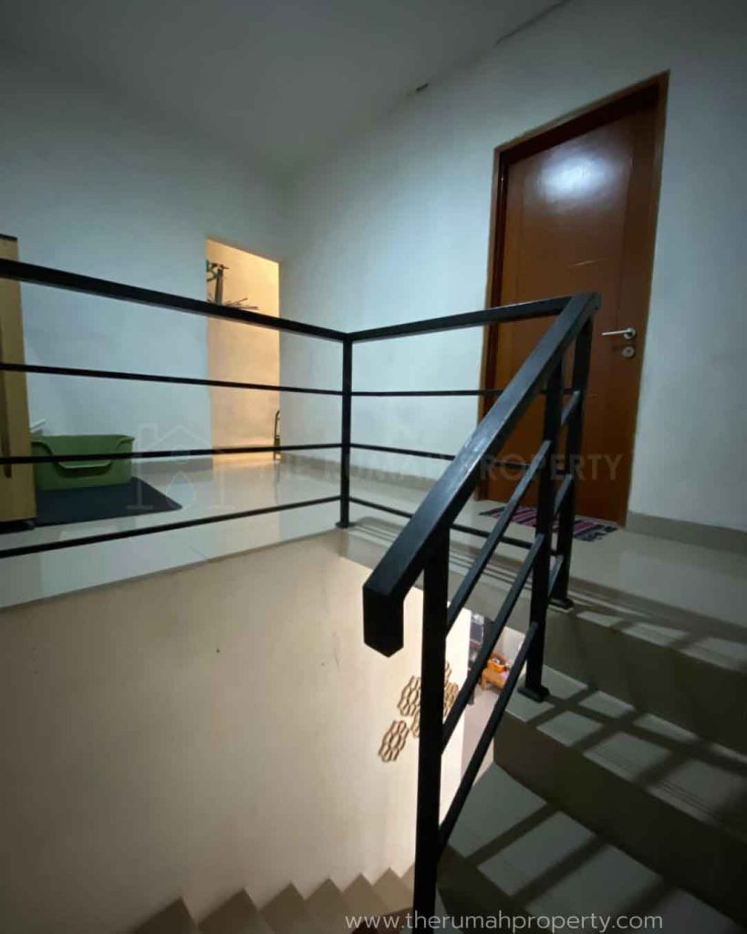 Rumah-Premier-Estate-3-Dijual-Rugi-Harga-Murah-Dalam-Cluster-6