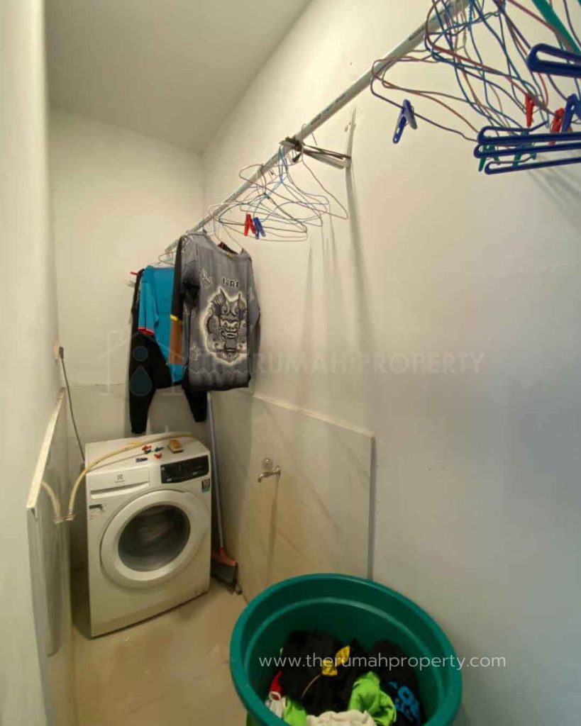 Rumah-Premier-Estate-3-Dijual-Rugi-Harga-Murah-Dalam-Cluster-9