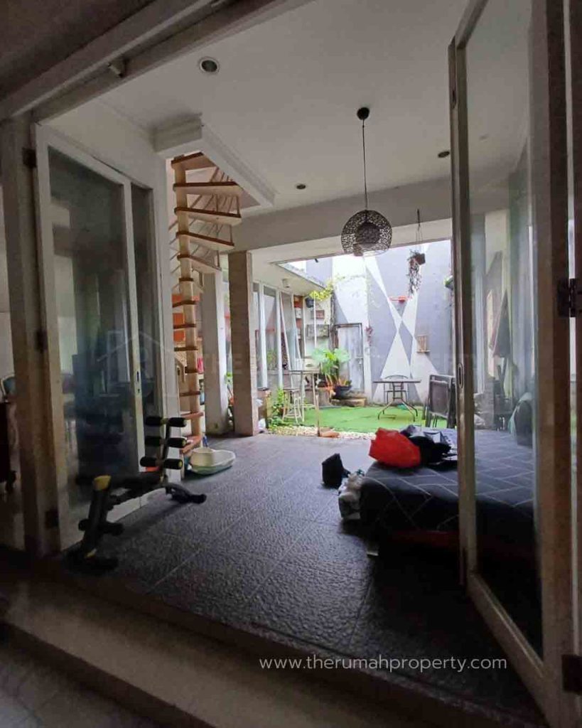 Rumah-Renovasi-Seperti-baru-Dalam-Cluster-di-Jagakarsa-4