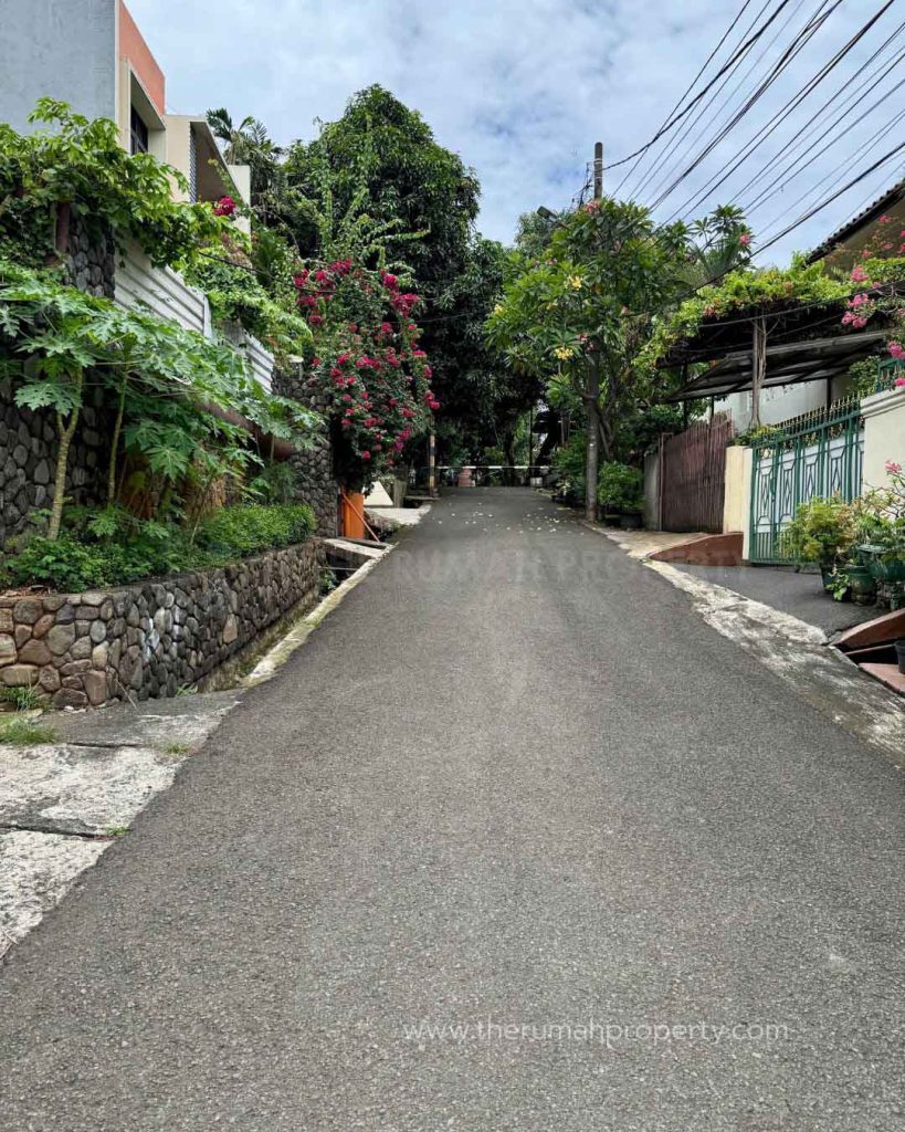 Tanah-Dijual-Kebayoran-Baru-Dekat-ke-Jalan-Haji-Nawi-Raya-dan-ke-Pondok-Indah-2