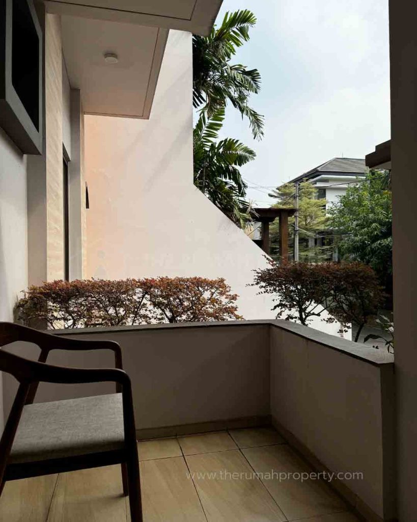 Townhouse-3-Lantai-Private-Pool-Lebak-Bulus-Dalam-Cluster-2