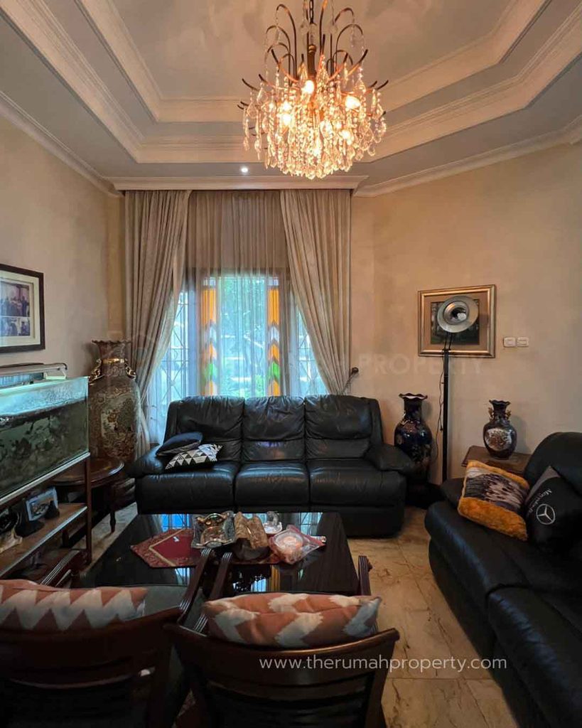 Townhouse-Private-Pool-2-Lantai-Siap-Huni-Kebayoran-Lama-One-Gate-System-3