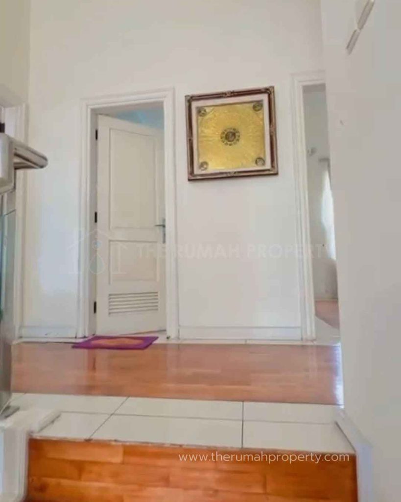 Villa-Dengan-Kolam-Renang-Pribadi-dan-Fully-Furnished-Dijual-di-Cipanas-Jawa-Barat-7
