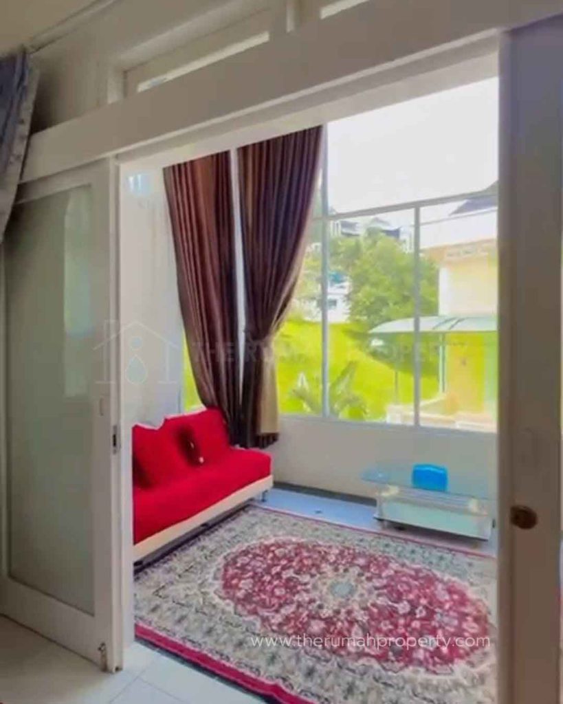Villa-Dengan-Kolam-Renang-Pribadi-dan-Fully-Furnished-Dijual-di-Cipanas-Jawa-Barat-9