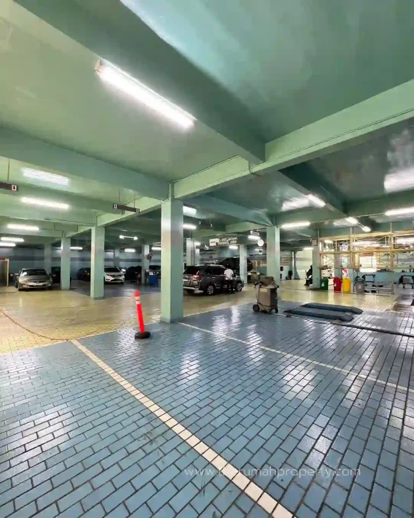 Gedung-Pondok-Indah-ex-Showroom-Bengkel-dan-Lapangan-Padel-5
