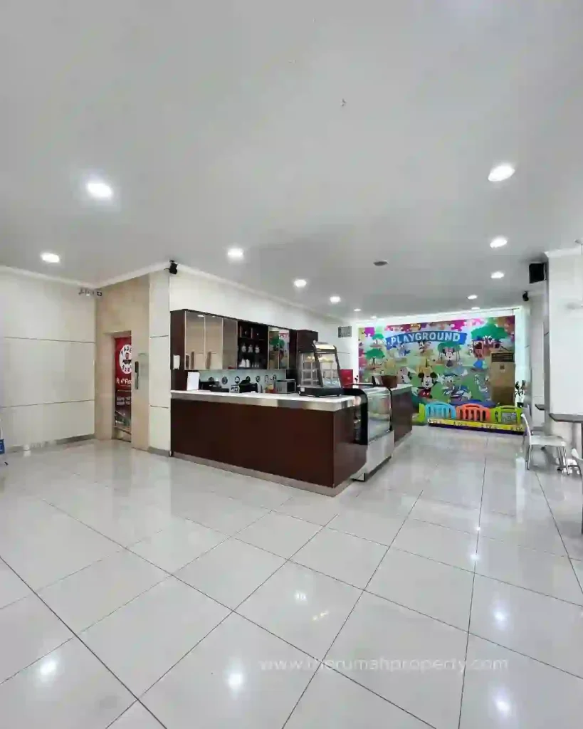 Gedung-Pondok-Indah-ex-Showroom-Bengkel-dan-Lapangan-Padel-7