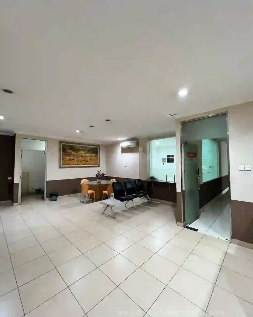 Gedung-Pondok-Indah-ex-Showroom-Bengkel-dan-Lapangan-Padel-8