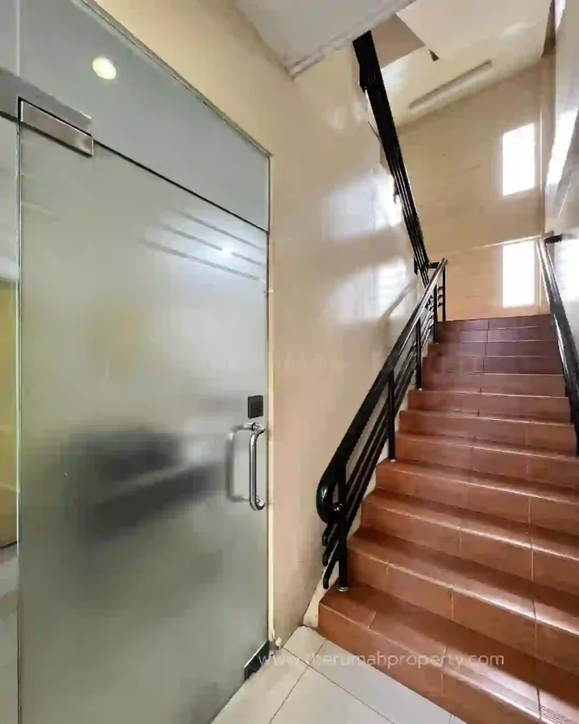 Jual Gedung di Pondok Indah Jakarta Selatan Bisa Untuk Kantor atau Showroom (9)