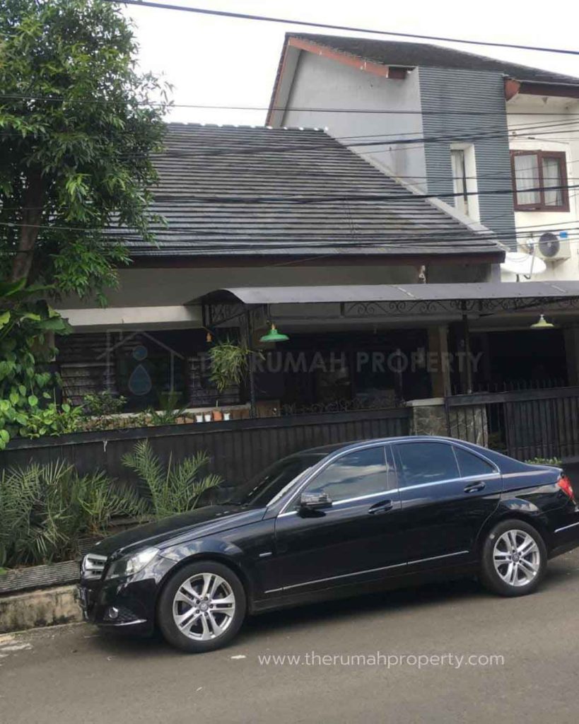 Rumah-Satu-Setengah-Lantai-Tebet-Jakarta-Selatan-Dekat-ke-Pancoran-2