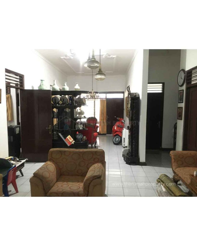 Rumah-Satu-Setengah-Lantai-Tebet-Jakarta-Selatan-Dekat-ke-Pancoran-4