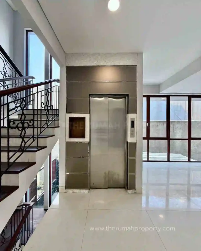 Jual Rumah Cilandak Desain Modern Private Pool dan Lift Pribadi (8)