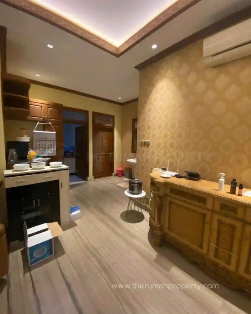 Jual Rumah Jatipadang Pasar Minggu Jakarta Selatan Ada Kolam Renang (5)